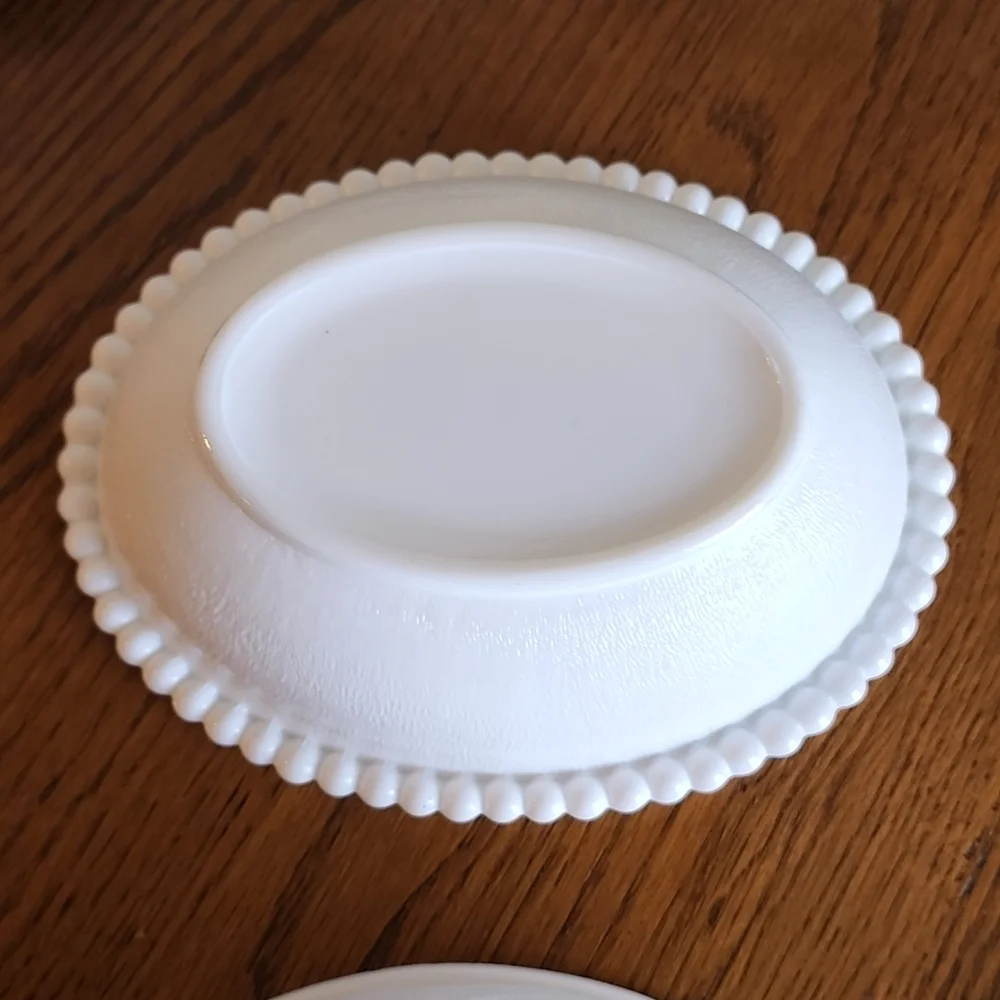 White Indiana glass  Nesting Hen - Picture 6 of 7